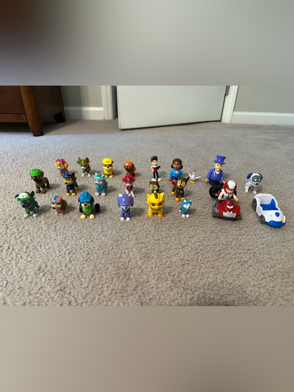 Paw Patrol bundle toys with lookup tower